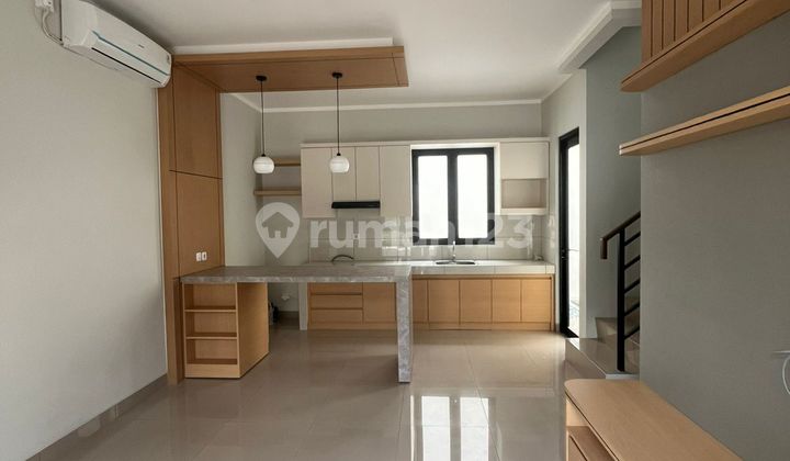 Rumah Bagus Di Cluster Regia, Summarecon Crown Gading, Bekasi 2