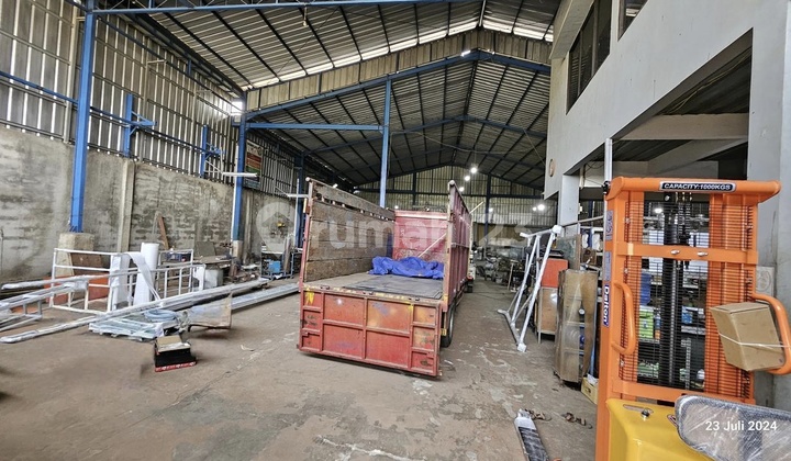 Ready-to-Use Warehouse/Workshop in Setu, Bekasi Regency