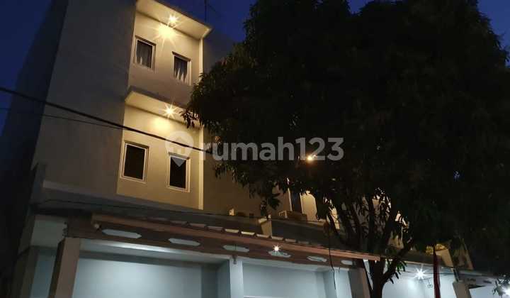 Rumah Kost 3 Lantai di Cempaka Putih Jakarta Pusat Rumah Kost 3 Lantai di Cempaka Putih Jakarta Pusat
