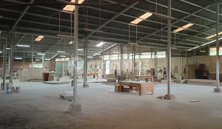 FOR SALE CHEAP Warehouse strategic location near toll on the main highway Setu Cibitung, Bekasi