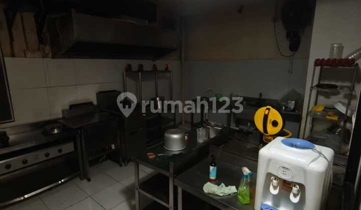 For Rent and Sale: Strategic Location 2-Storey Shop House South Goldfinch, Gading Serpong 2
