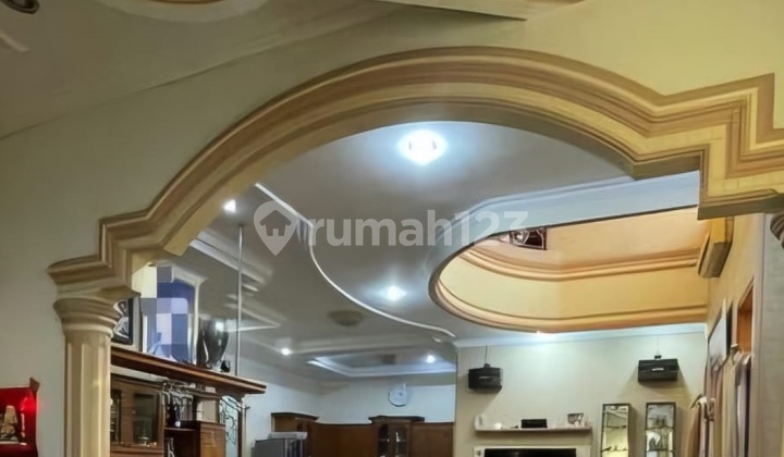 Rumah Taman Palem Lestari  (Ukuran 13x20 m) - Hoek