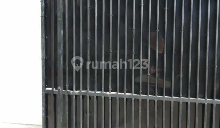 Rumah 1 1/4 Lantai Siap Huni, Harapan Indah (Bekasi) 2