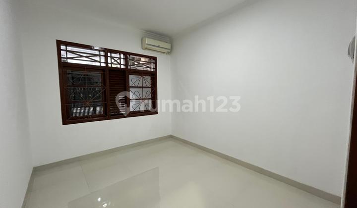 Jual Cepat Rumah 2 Lantai Lokasi Strategis, Pondok Bambu (Jakarta Timur) 2