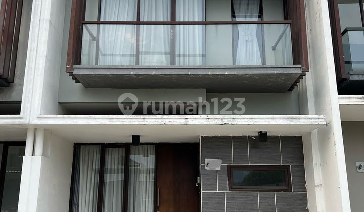 Rumah Bagus Dekat Summarecon di Greenwood Golden City Vio Bekasi Rumah Bagus Dekat Summarecon di Greenwood Golden City Vio Bekasi