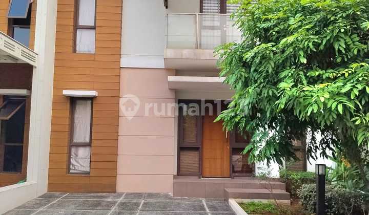 Rumah Bagus Dekat Mall di Cluster Burgundy Summmarecon Bekasi