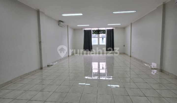 Ready-to-Use Shop House in Topaz Commercial Summarecon Bekasi 2