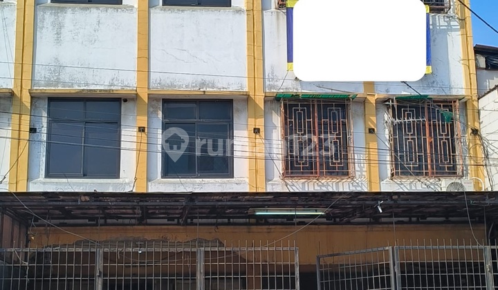 Shop House on the Side of Perjuangan Main Road, North Bekasi, Bekasi