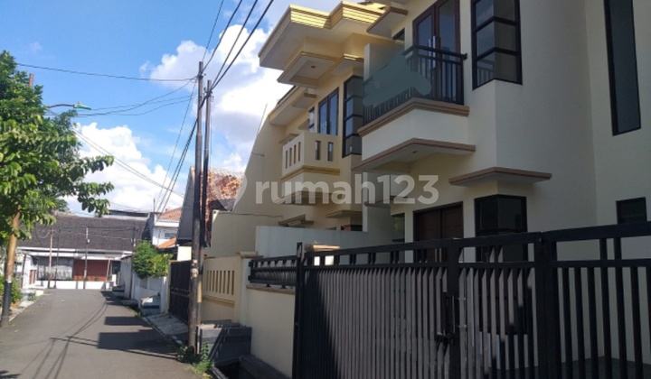 Nice House in Rawamangun, East Jakarta, Jakarta 2