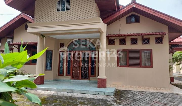 FOR SALE READY-TO-OCCUPY HOUSE ON ARIFIN AHMAD STREET 2