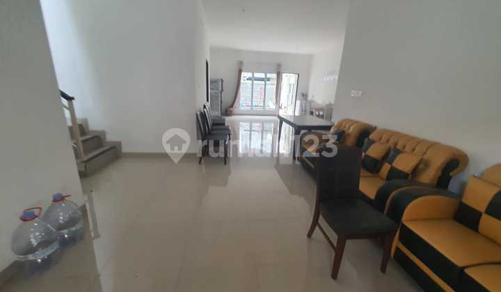 For Rent 2-Story Cluster House near Jl. Riau For Rent 2-Story Cluster House near Jl. Riau