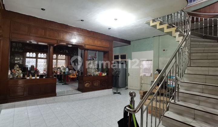 Dijual Rumah Bulatan Luas dan Lebar di Jl. Hasanuddin