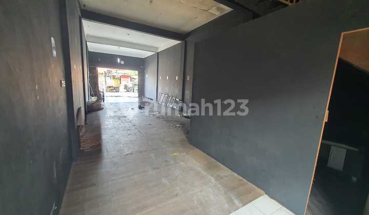For Rent 2-Story Shop House Location Jl. Bukit Barisan 2
