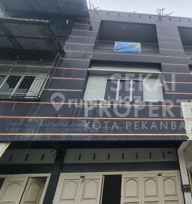 For Rent: 1 Unit of 3-Story Shop House on Hangtuah Street, Next to Indomaret, Central Pekanbaru City. For Rent: 1 Unit of 3-Story Shop House on Hangtuah Street, Next to Indomaret, Central Pekanbaru City.
