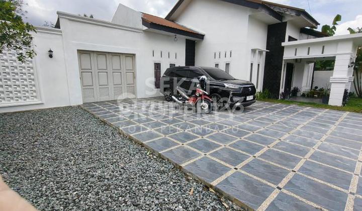 Dijual Rumah Semi Furnished Luas di Pinggir Jl. Teropong Dekat Jl. Soekarno Hatta 2