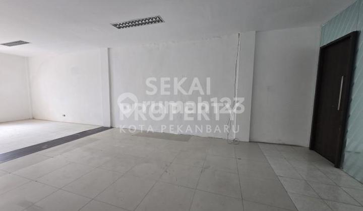 For Rent 2-Unit 3-Story Row Shophouse on Jl. Arifin Ahmad