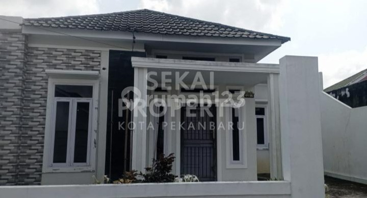 Disewakan Rumah Cluster Type 70/120 M2 Jl Rowo Bening- Tuah Madani 1