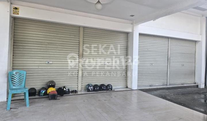 For Rent 2-Unit 3-Story Row Shophouse on Jl. Arifin Ahmad