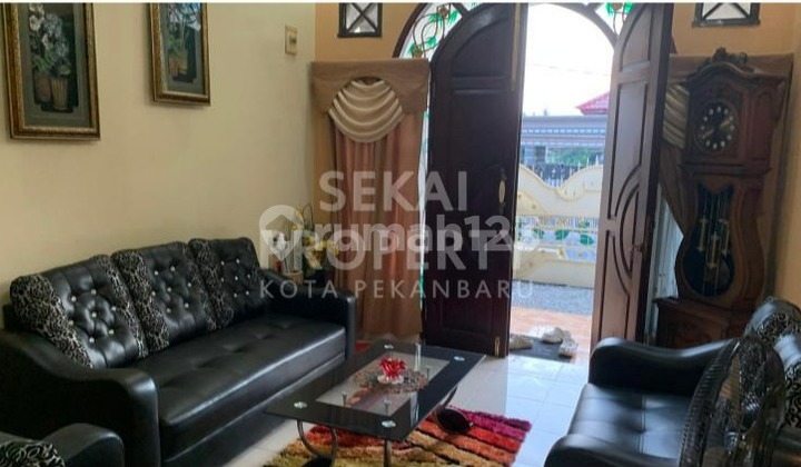 Dijual Rumah Luas Full Furnished di Jl Harapan Raya 2