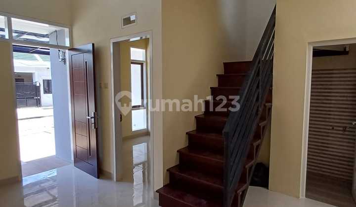 Ready-to-Occupy House with SHM in El Green Cicalengka Residence