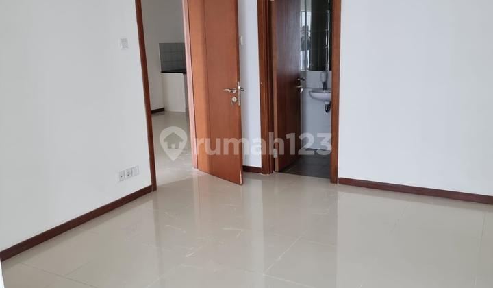 Good 2 Bedroom Condominium Unfurnished