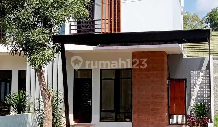 New 2-Story Minimalist Modern House. Located in the City Center. No Down Payment. 1