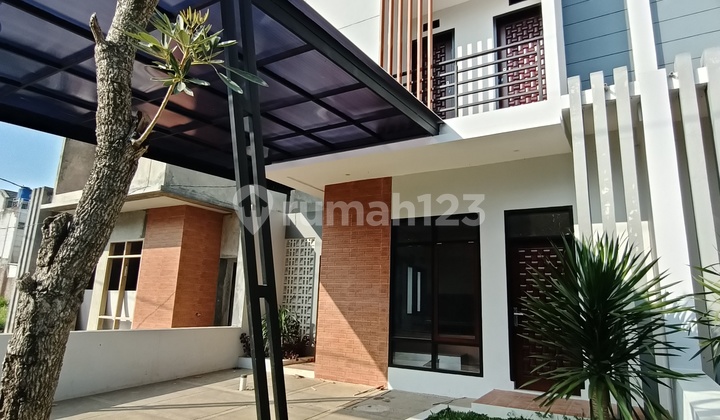 Rumah 2 Lantai Tipe 78/84 Desain Modern Lokasi Strategis,ready Stock 1 Unit Rumah 2 Lantai Tipe 78/84 Desain Modern Lokasi Strategis,ready Stock 1 Unit