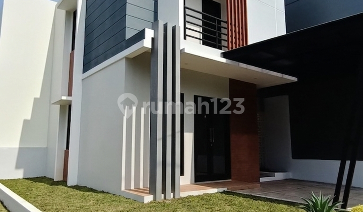 Rumah 2 Lantai Siap Huni Posisi Hook Lokasi Super Strategis Rumah 2 Lantai Siap Huni Posisi Hook Lokasi Super Strategis