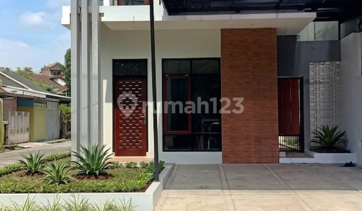 Rumah 2 Lantai Siap Huni Posisi Hook Lokasi Super Strategis Rumah 2 Lantai Siap Huni Posisi Hook Lokasi Super Strategis