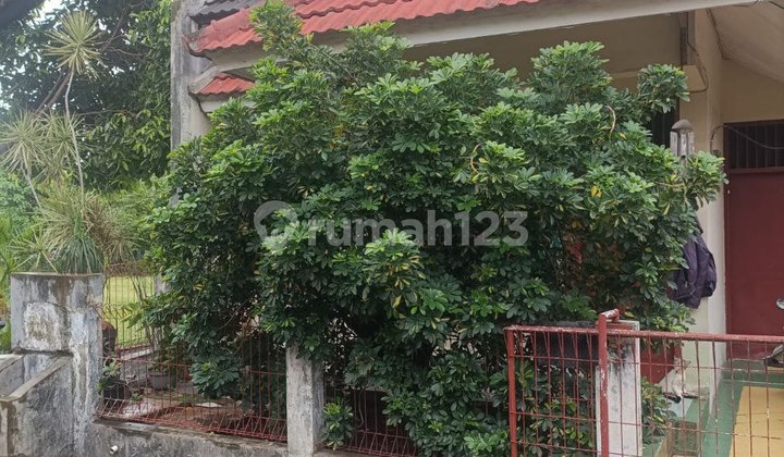 Rumah Butuh Renovasi Sebelah Taman Hijau Galaxy Bekasi Selatan