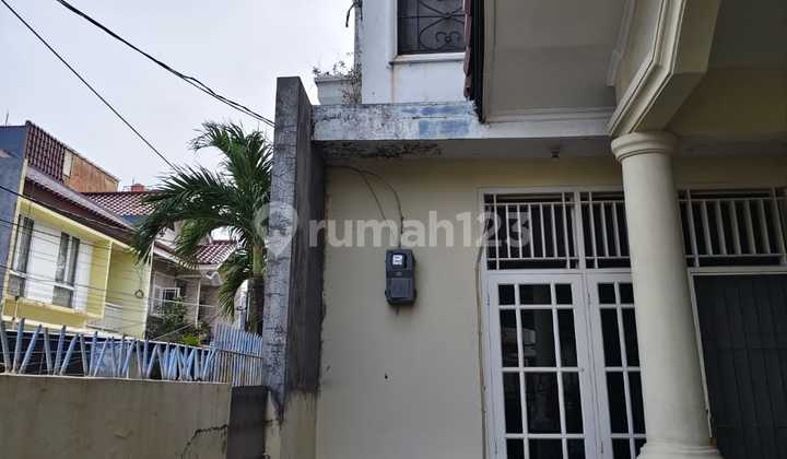 For Sale 2-Story House, 4 Bedrooms. Taman Meruya Ilir 2