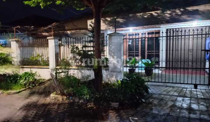 4-bedroom House in Cibinong, Bogor 2