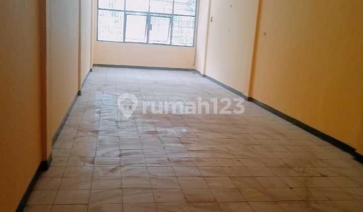 For Rent Fast Shop House on Jl Basuki Rahmat, East Jakarta. 2