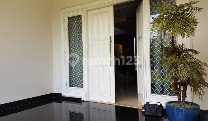 Rumah Cantik Disewakan di Menteng,Jakarta Pusat Rumah Cantik Disewakan di Menteng,Jakarta Pusat