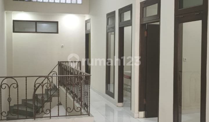 DISEWAKAN RUMAH PONDOK INDAH RUMAH 2 LANTAI