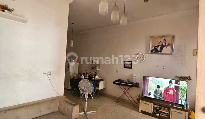 Sell cheap 1.5 story house in BCS Kelapa Gading