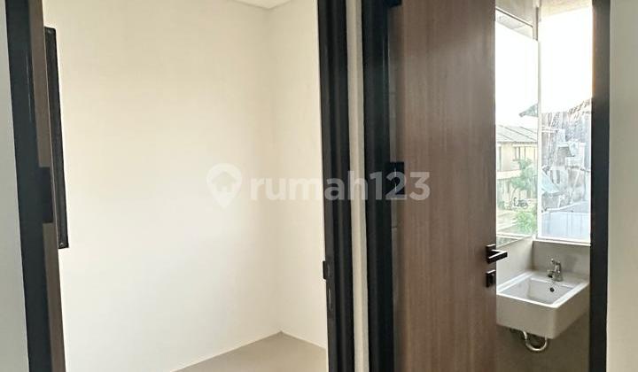 For Rent Park Serpong Cityzens Hoek - 3 Bedrooms, 2200 Electricity, 35 Million/Year 2