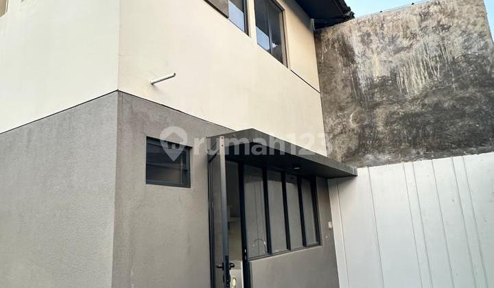 Favorite Corner House Park Serpong Cityzens 5X11.5 - Move-in Ready