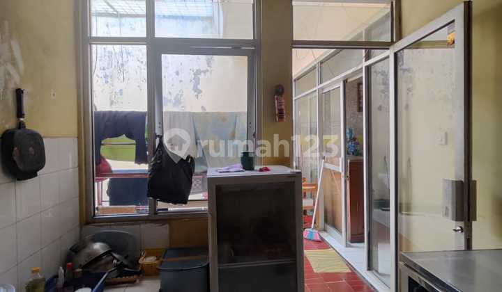 Good Commercial House for Sale, 310 m2 in Taman Mutiara, Central Cimahi, with Freehold Title 2