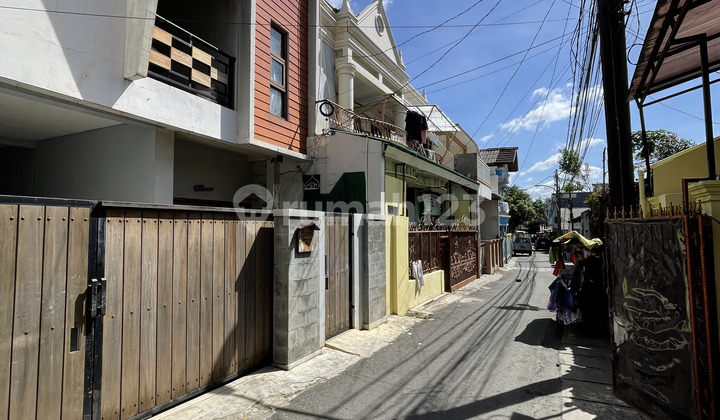 Rumah Modern Minimalis SHM di Kalisari, Jakarta Timur 2