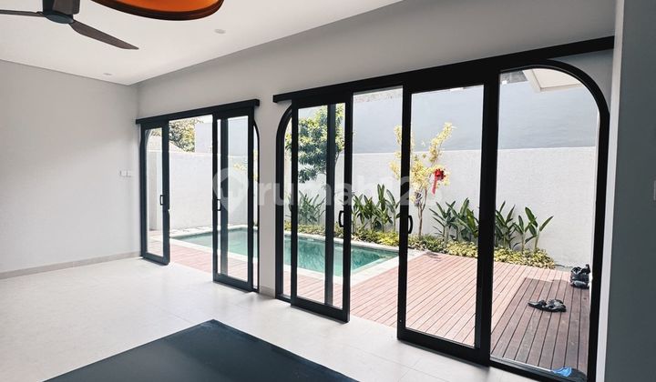 Private Pool Villa with Rice Field View Near Berawa Beach Private Pool Villa with Rice Field View Near Berawa Beach