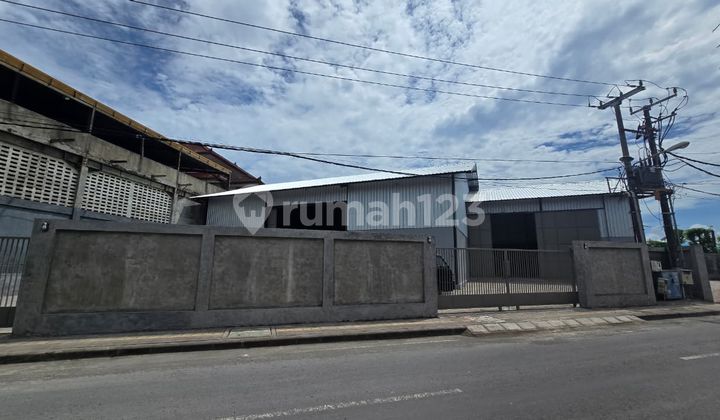 New Warehouse with Tronton Access in Sesetan