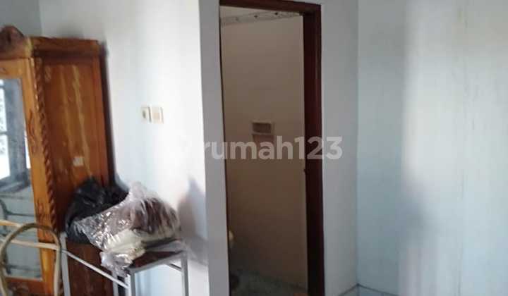 Murah Rumah 2 Lantai 6 Kamar di Kerobokan 2