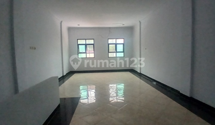 Ready-to-Use Shop House, Strategic Location in Duta Harapan, North Bekasi. 2