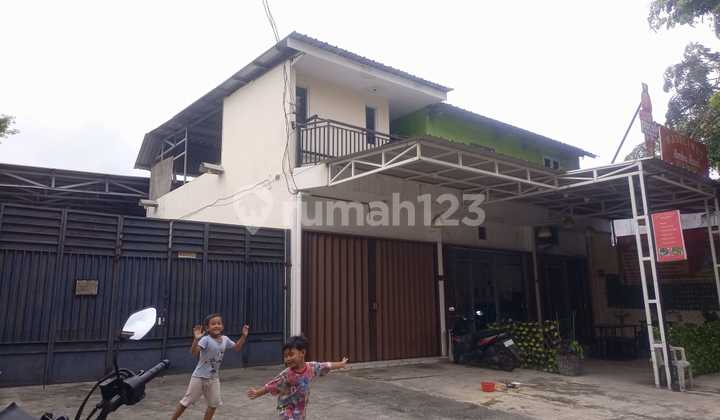 Ready-to-use Warehouse on Main Road Location Duren Sawit, East Jakarta