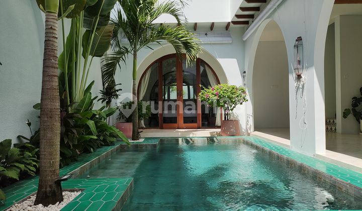 Dijual Vila Mediteranian di Prerenan Dijual Vila Mediteranian di Prerenan