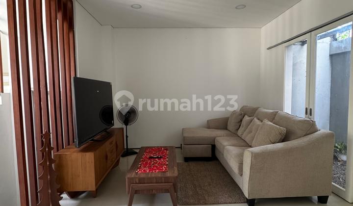 HOUSE FOR SALE AT STRATEGIC LOCATION ON SUNSET ROAD KUTA 2