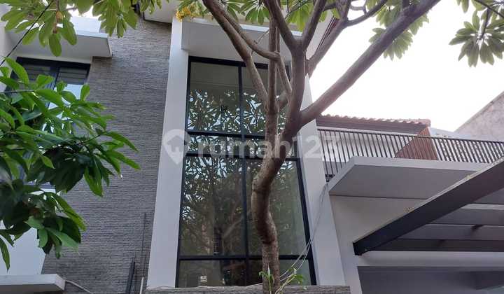 Rumah Modern di Cilandak Semi Furnished Parkir Luas 2