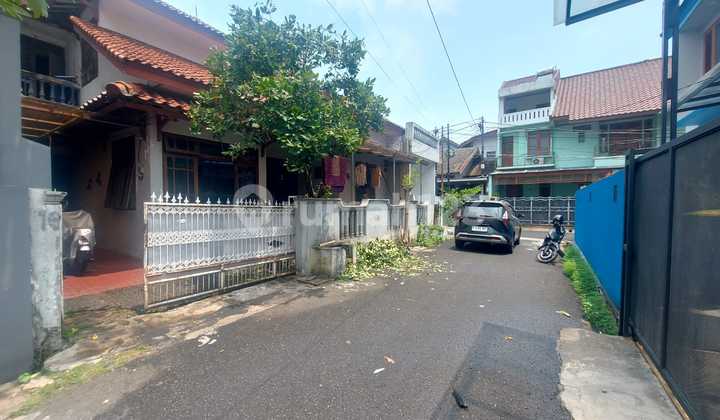 Harga di Bawah Pasar: Rumah Lama Dalam Komplek Deplu Cipete Harga di Bawah Pasar: Rumah Lama Dalam Komplek Deplu Cipete
