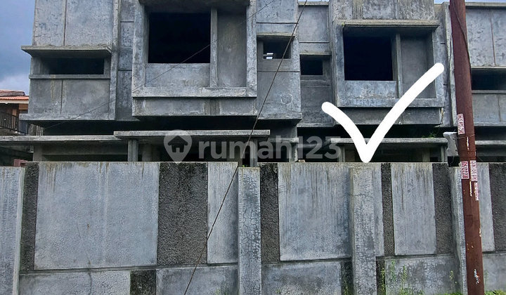 Rumah 2 Lt Pondasi Beton Di Jl Seram Pontianak